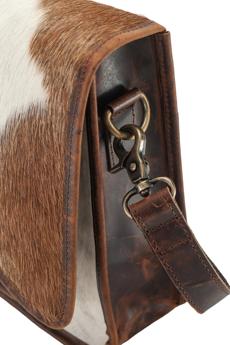 Yatta's Leather Crossbody Bag