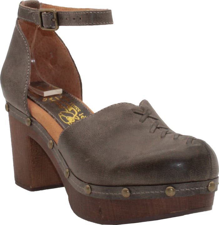 Sbicca Donetail Leather Clog