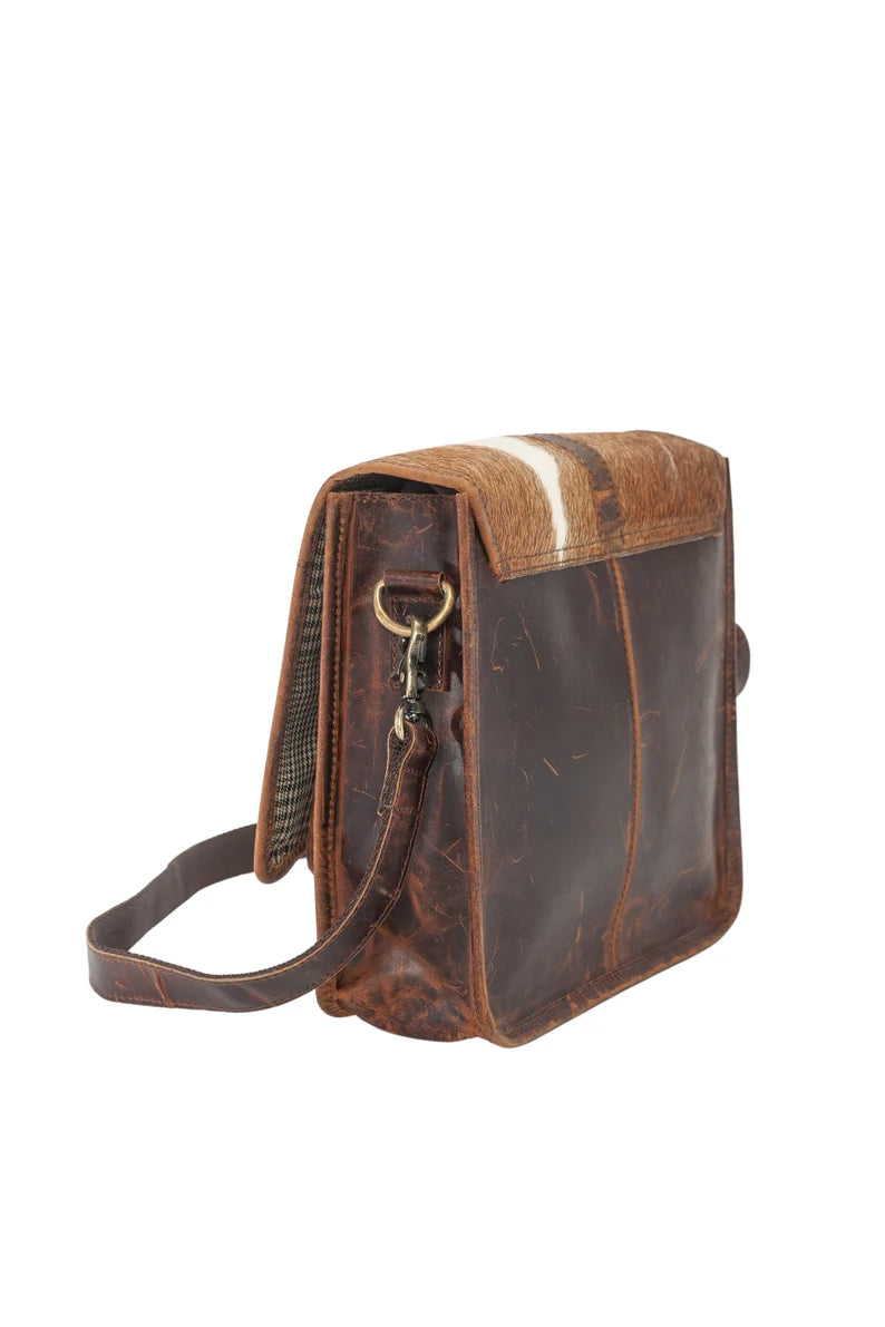 Yatta's Leather Crossbody Bag